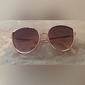 Woman’s sunglasses